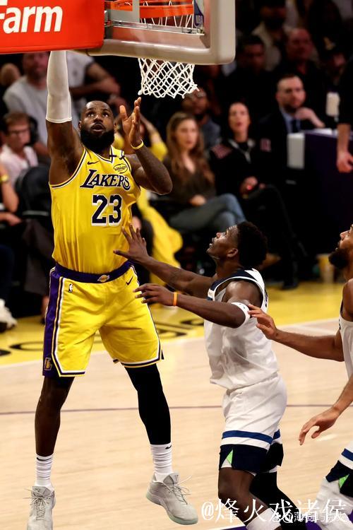 詹姆斯缺阵浓眉30+11 湖人大胜开拓者止3连败 詹姆斯缺阵浓眉30+11 湖人大胜开拓者止3连败