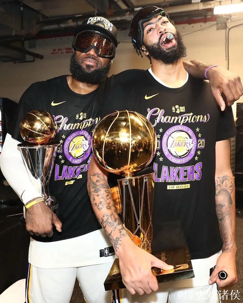 詹姆斯32+14+10浓眉31+9 湖人力克国王三连胜 詹姆斯32+14+10浓眉31+9 湖人力克国王三连胜